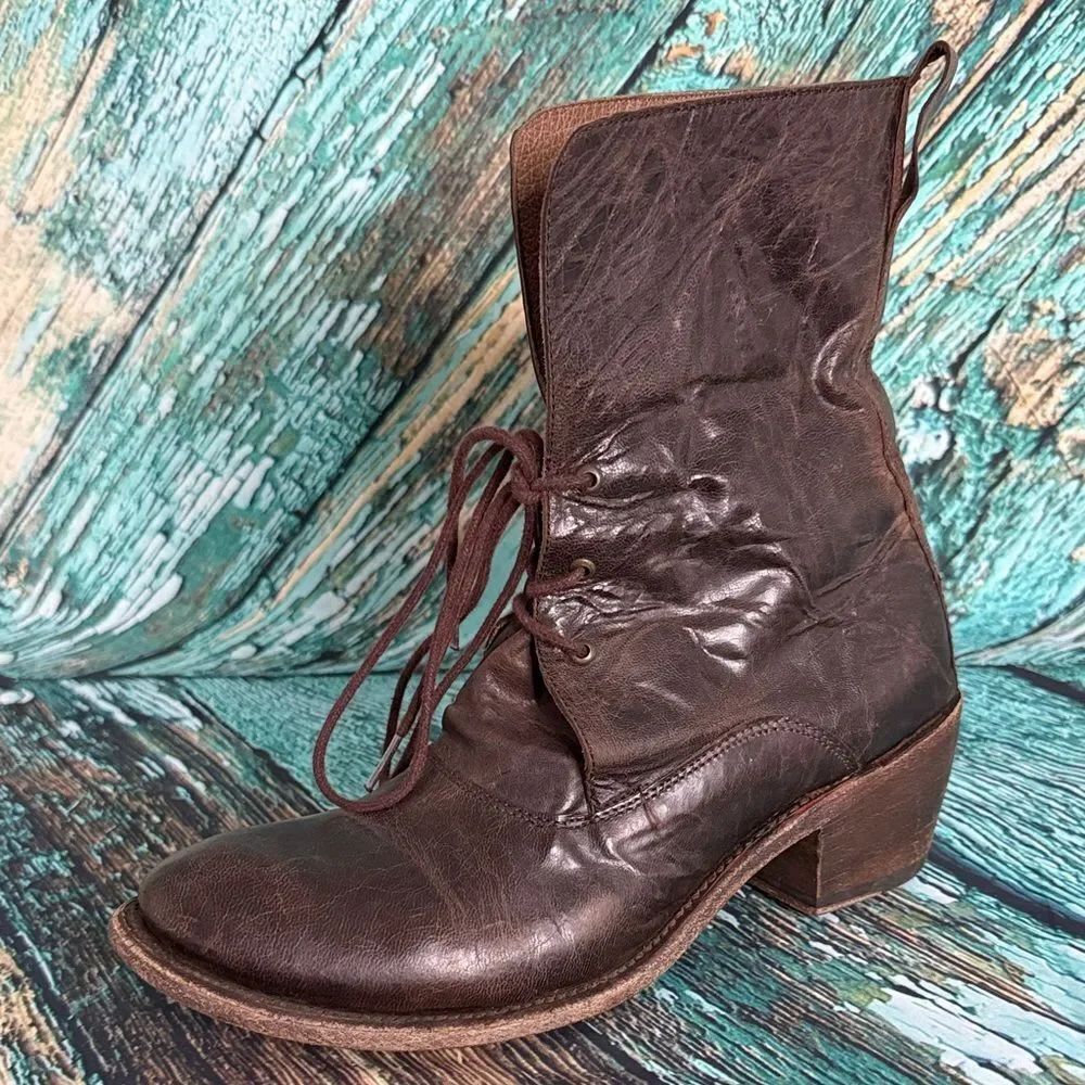 * Elegant Dark Brown Lace-Up Boots